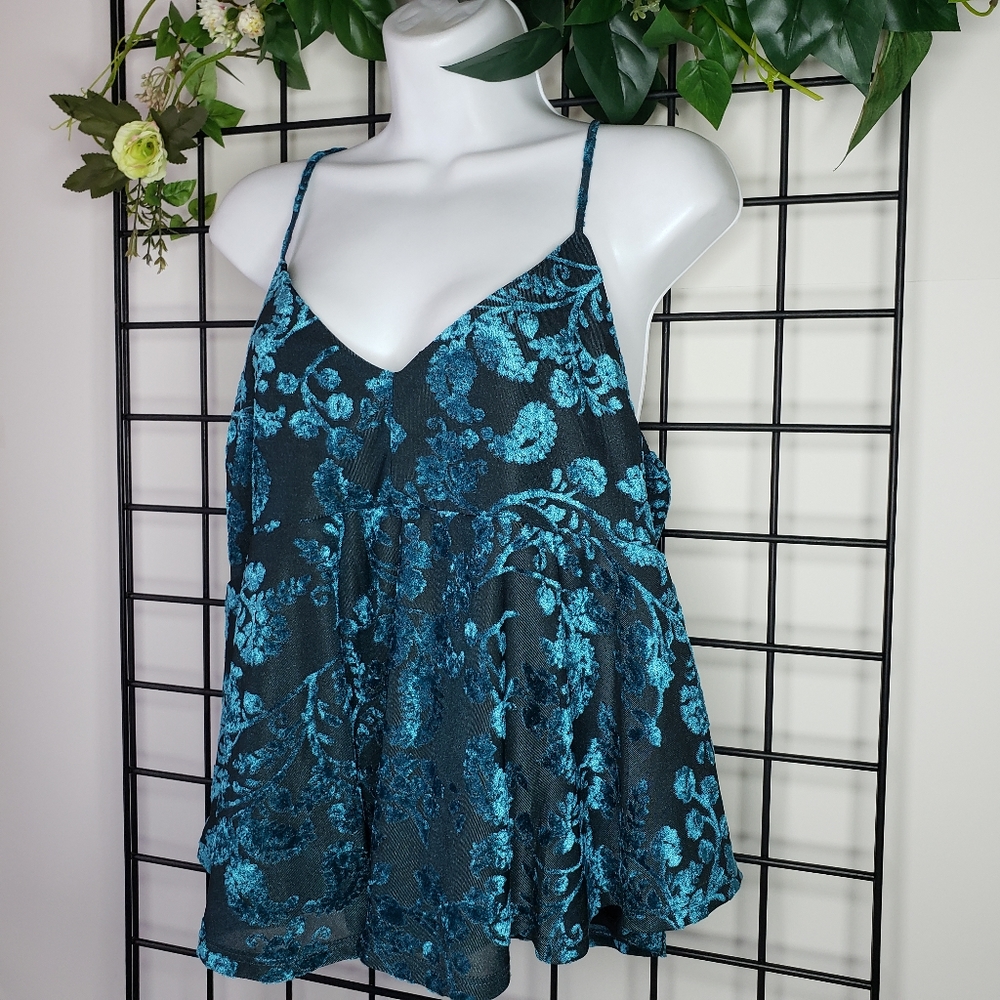 ⭐3/$20 Wild Fable Blue Velvet Crop Top - Picture 3 of 8